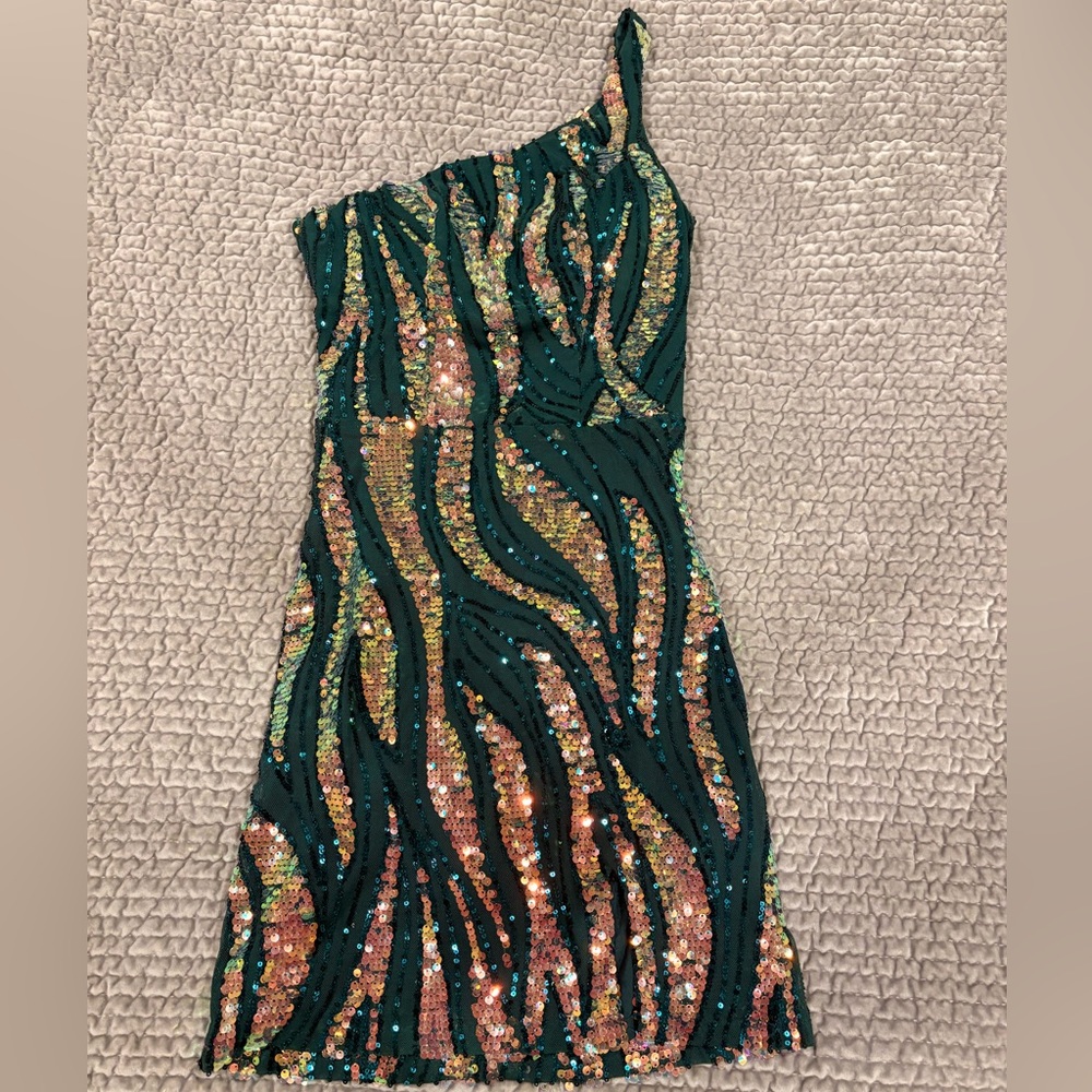 Sequin One Shoulder Dress in Green & Gold